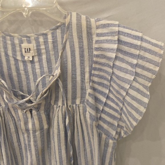 GAP blue white stripe tie front ruffle blouse size XS - Picture 2 of 6